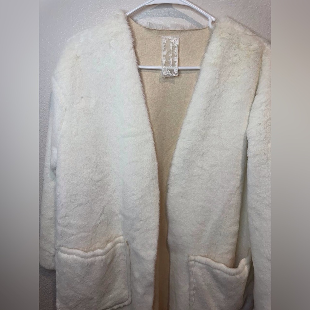 Sadie &‎ Sage Women’s Cozy White Faux Fur Midi Coat Size XS - Picture 2 of 7
